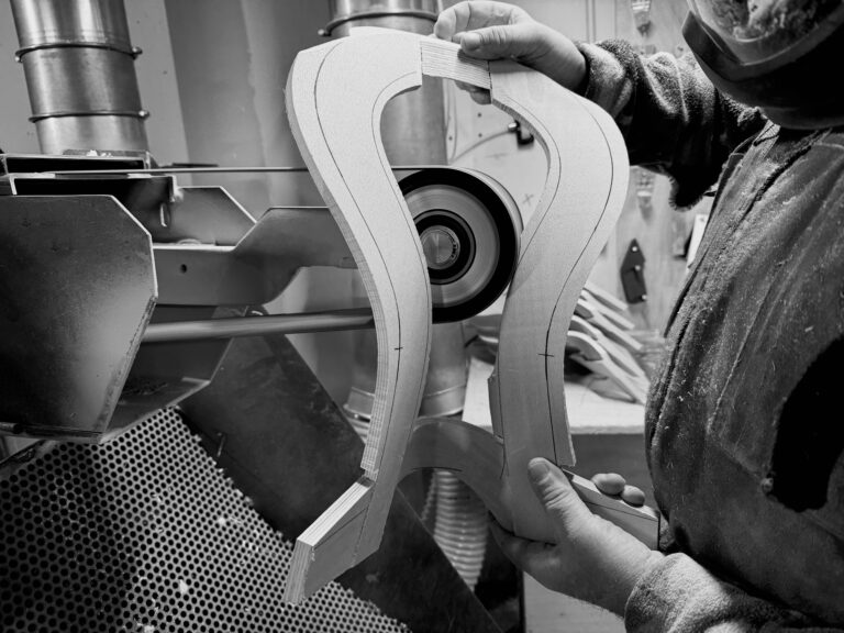 Râpage d'un arçon, mise en forme d'un arçon de l'arçonnerie Française