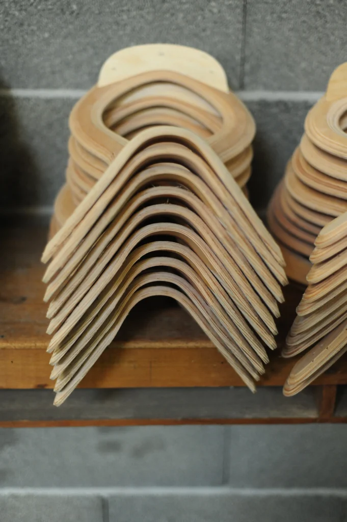 Arçon de selle prêt à être ferré