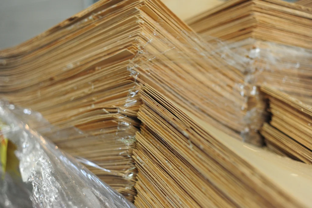 Lamellé-collé de hêtre pour les arçons de l'Arçonnerie Française