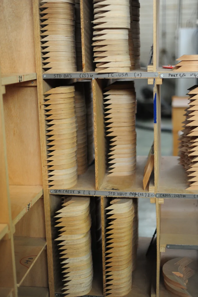 Troussequins prêtes à être montés sur les arçons de selle