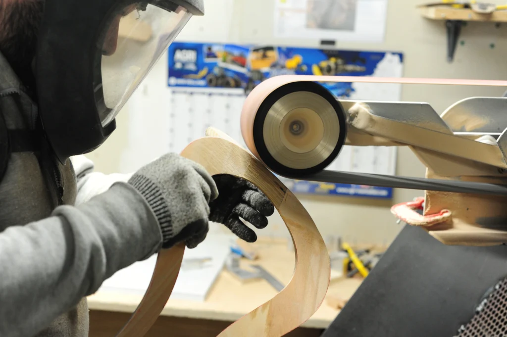 Râpage d'un arçon de selle